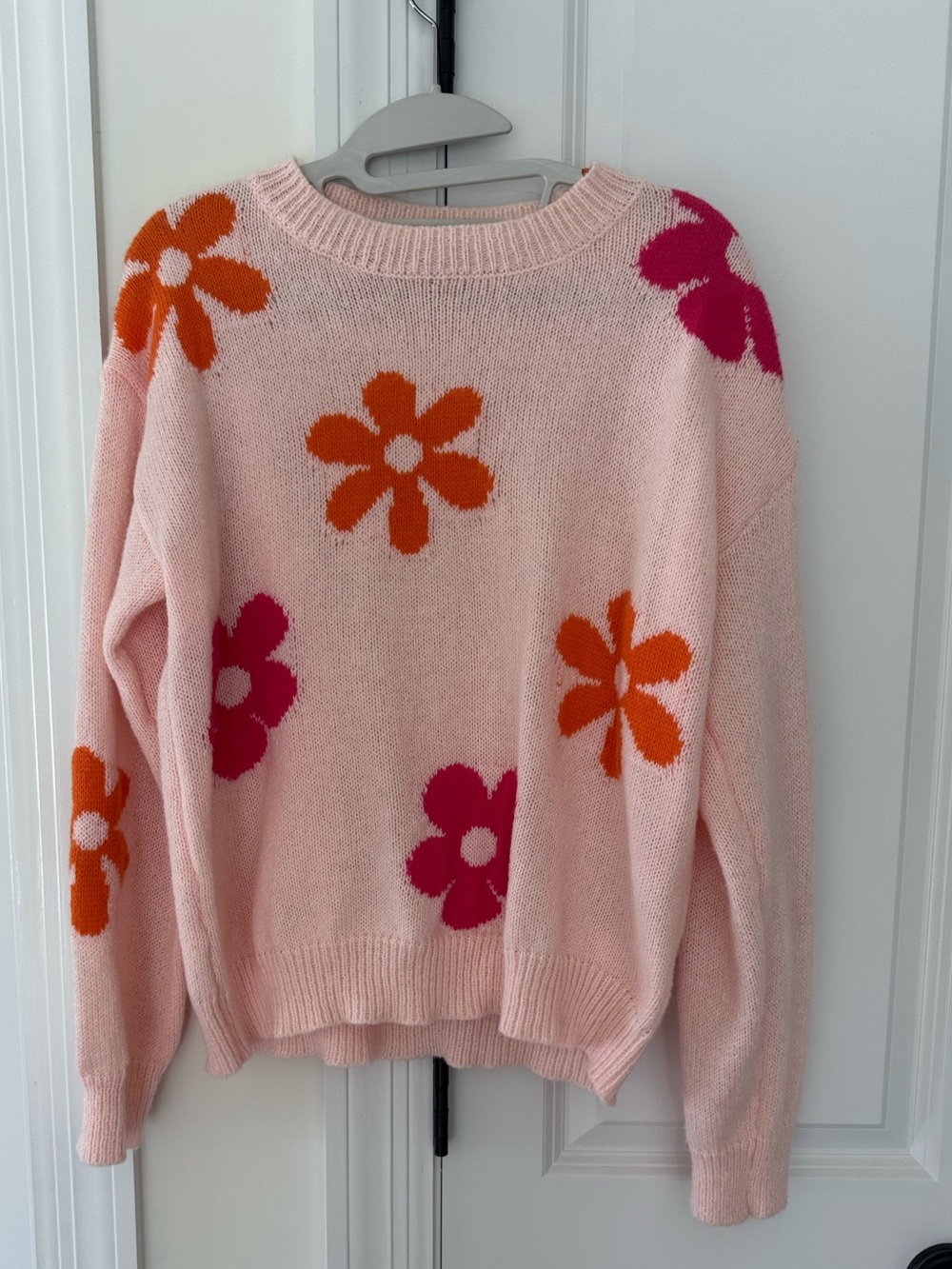 Lightweight Springy Sweater with Flowers size Medium